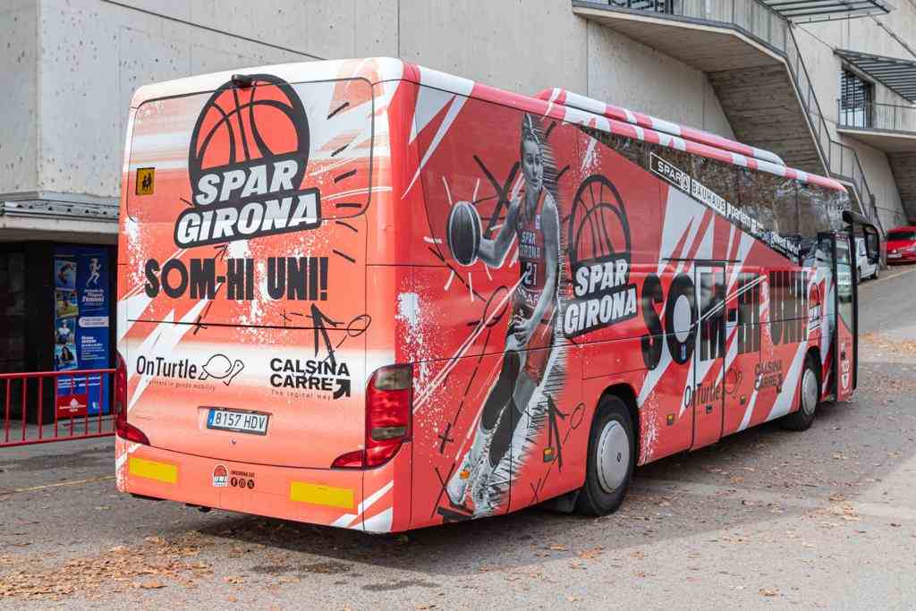 Renovación del patrocinio del equipo femenino de básquet Uni Girona